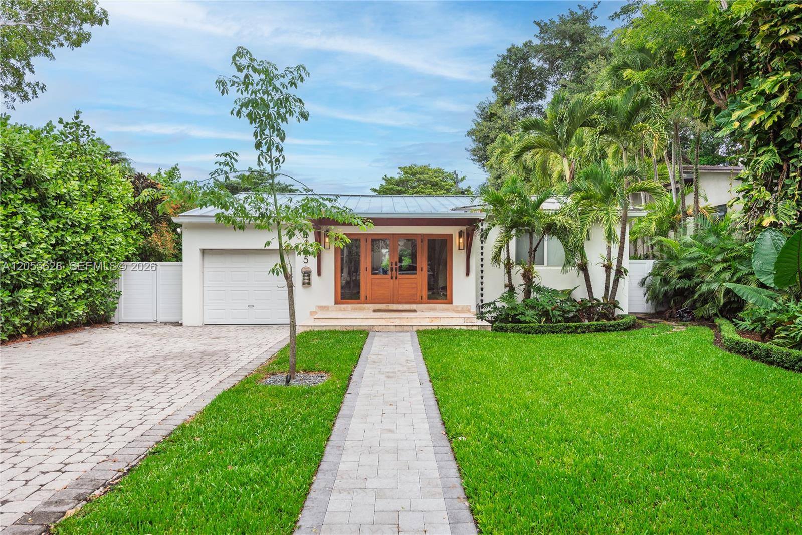 4155 Pamona Ave - 4155 Pamona Ave, Miami, FL 33133 Luxury Property | Jose Angel Pina