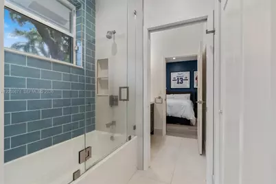 2499 Princeton Ct, Weston, FL 33327 - Photo 17