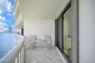3000 Island Blvd, Aventura, FL 33160 - Photo 41