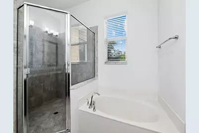 1732 NW 124th Pl, Pembroke Pines, FL 33028 - Photo 13