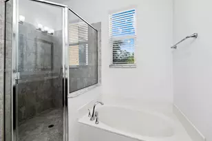 1732 NW 124th Pl, Pembroke Pines, FL 33028 - Photo 13