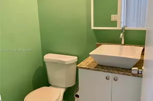 100 Bayview Dr, Sunny Isles Beach, FL 33160 - Photo 23
