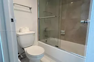 100 Bayview Dr, Sunny Isles Beach, FL 33160 - Photo 21