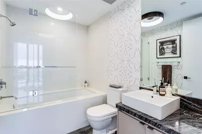 1100 Biscayne Blvd #2708, Miami, FL 33132 - Photo 17