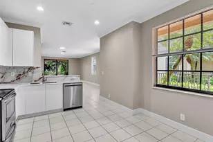4283 Vineyard Cir, Weston, FL 33332 - Photo 9