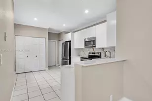 4283 Vineyard Cir, Weston, FL 33332 - Photo 9