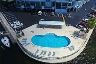 11930 N Bayshore Dr, North Miami, FL 33181 - Photo 31