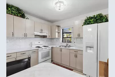 16621 SW 102nd Ave, Miami, FL 33157 - Photo 17