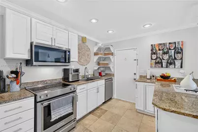 2220 NE 68th St #1012, Fort Lauderdale, FL 33308 - Photo 3