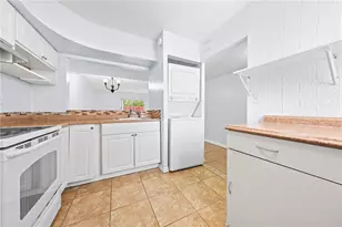 260 NW 107th Ave, Miami, FL 33172 - Photo 11
