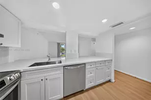 8045 SW 107th Ave, Miami, FL 33173 - Photo 9