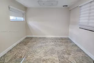 11130 N Lakeview Dr, Pembroke Pines, FL 33026 - Photo 23