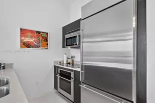 500 Brickell Ave, Miami, FL 33131 - Photo 9