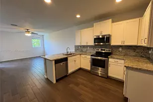 2373 SE 14th St, Homestead, FL 33035 - Photo 5