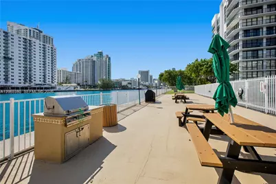 800 Parkview Dr #412, Hallandale Beach, FL 33009 - Photo 11