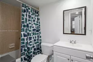 8600 Sunrise Lakes Blvd, Sunrise, FL 33322 - Photo 21
