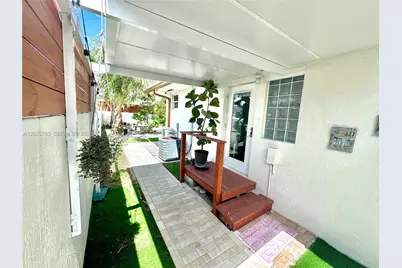 18701 Wentworth Dr, Hialeah, FL 33015 - Photo 37