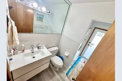 18701 Wentworth Dr, Hialeah, FL 33015 - Photo 25