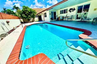 18701 Wentworth Dr, Hialeah, FL 33015 - Photo 47