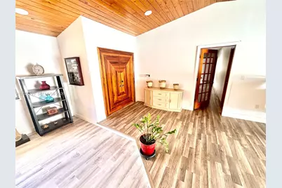 18701 Wentworth Dr, Hialeah, FL 33015 - Photo 5