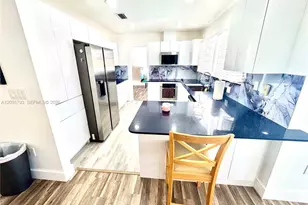 18701 Wentworth Dr, Hialeah, FL 33015 - Photo 15
