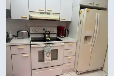 100 Lincoln Rd #1030, Miami Beach, FL 33139 - Photo 15