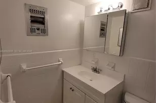 441 Collins Ave, Miami Beach, FL 33139 - Photo 17