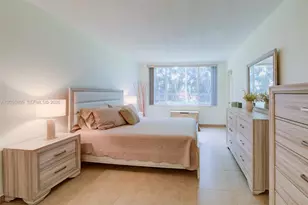 1701 NE 191st St, Miami, FL 33179 - Photo 13
