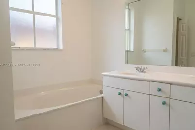 16654 SW 83rd Ln, Miami, FL 33193 - Photo 25