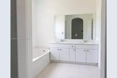 16654 SW 83rd Ln, Miami, FL 33193 - Photo 23