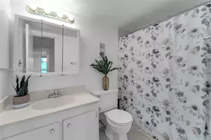 16851 NE 23rd Ave, North Miami Beach, FL 33160 - Photo 17