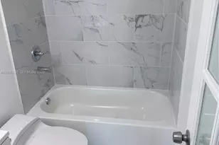 7195 NW 179th St, Hialeah, FL 33015 - Photo 9