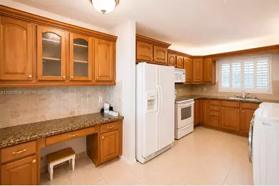 401 Briny Ave #605, Pompano Beach, FL 33062 - Photo 3