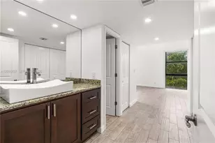 20379 W Country Club Dr, Aventura, FL 33180 - Photo 17