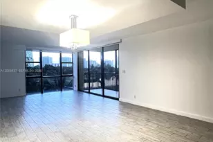 20379 W Country Club Dr, Aventura, FL 33180 - Photo 11