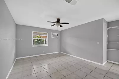 129 SE 4th Ave #4, Hallandale Beach, FL 33009 - Photo 5
