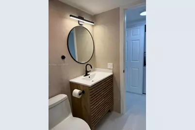 3680 N 56th Ave #823, Hollywood, FL 33021 - Photo 9