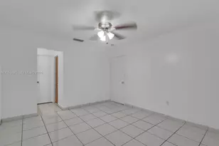 8851 NW 119th St, Hialeah Gardens, FL 33018 - Photo 15