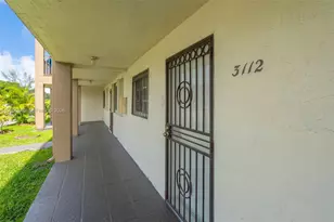 8851 NW 119th St, Hialeah Gardens, FL 33018 - Photo 27