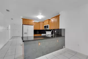 8851 NW 119th St, Hialeah Gardens, FL 33018 - Photo 11