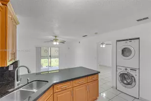 8851 NW 119th St, Hialeah Gardens, FL 33018 - Photo 13
