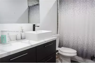 7330 NW 1st Ct, Pembroke Pines, FL 33024 - Photo 11
