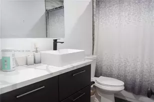 7330 NW 1st Ct, Pembroke Pines, FL 33024 - Photo 11