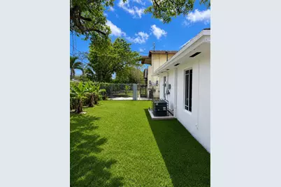7529 NW 1st Ave, Miami, FL 33150 - Photo 13