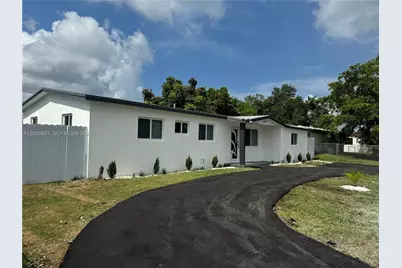 10460 SW 149 St, Miami, FL 33176 - Photo 9