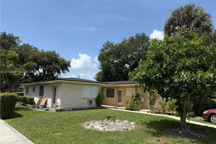 1570 NE 130th St, North Miami, FL 33161 - Photo 7