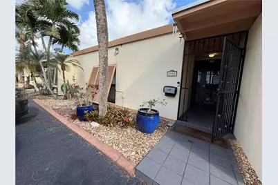6932 Crown Gate Dr, Miami Lakes, FL 33014 - Photo 1