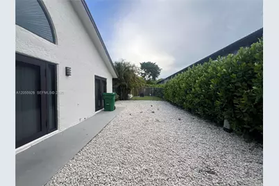 11441 NW 43rd St, Coral Springs, FL 33065 - Photo 15