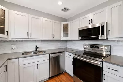 13475 SW 9th St #401A, Pembroke Pines, FL 33027 - Photo 11
