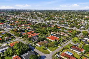 10795 SW 34th St, Miami, FL 33165 - Photo 27